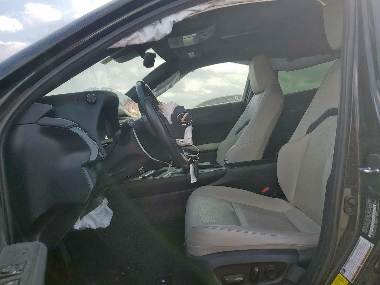 Lexus Ux 200 Image 4