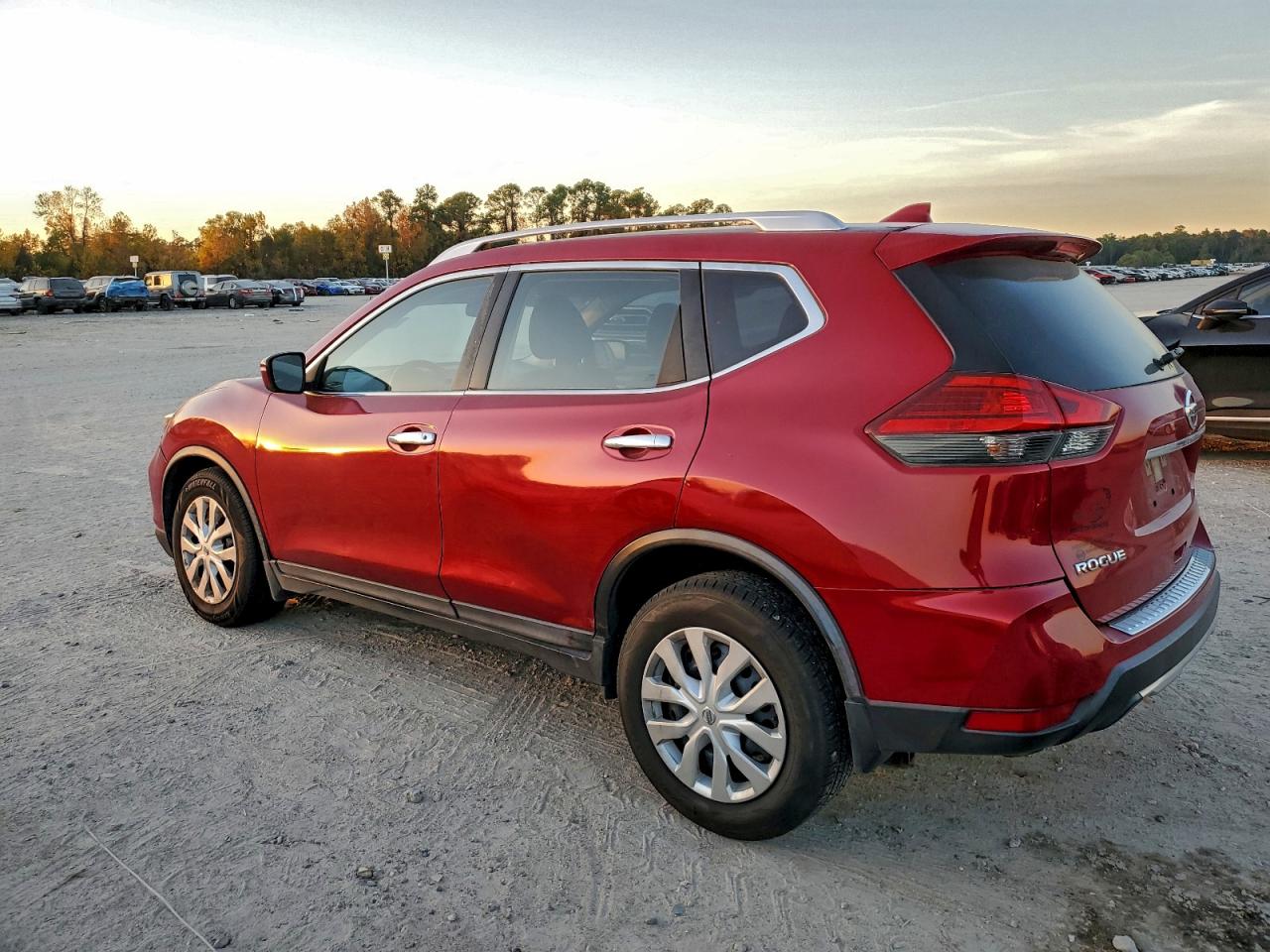 Nissan Rogue S Image 2