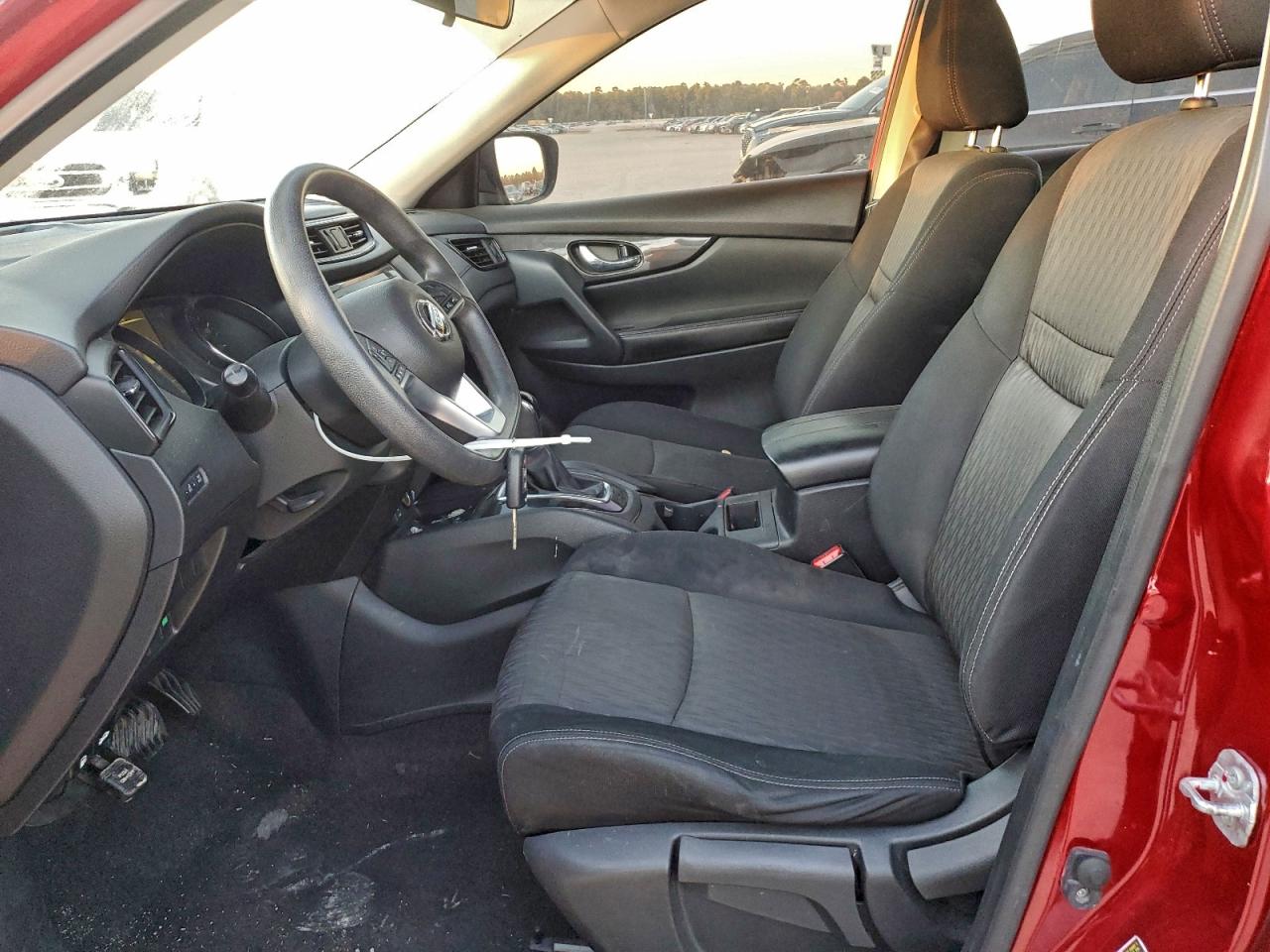 Nissan Rogue S Image 9