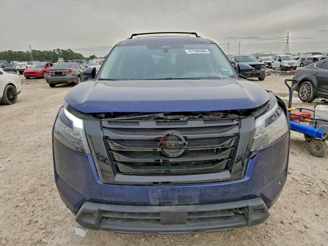 Nissan Pathfinder Sv Image 10