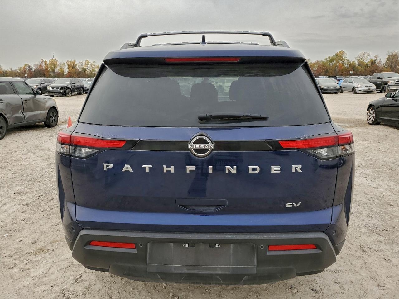 Nissan Pathfinder Sv Image 12