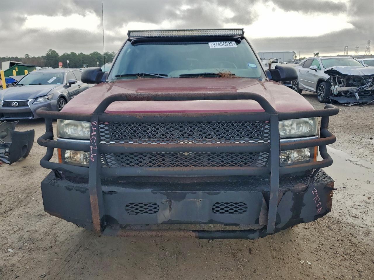 Chevrolet Silverado K2500 Image 5