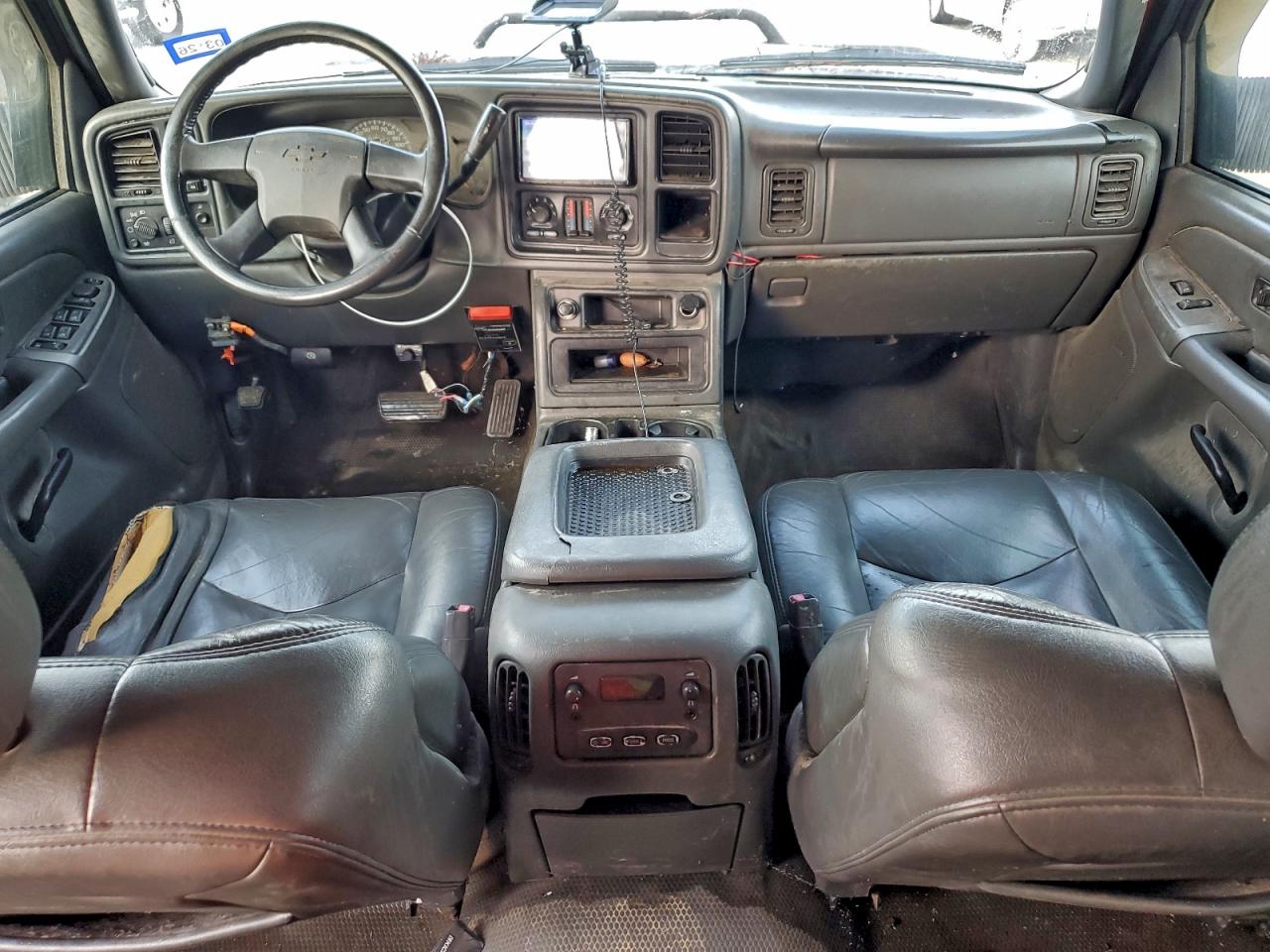 Chevrolet Silverado K2500 Image 11