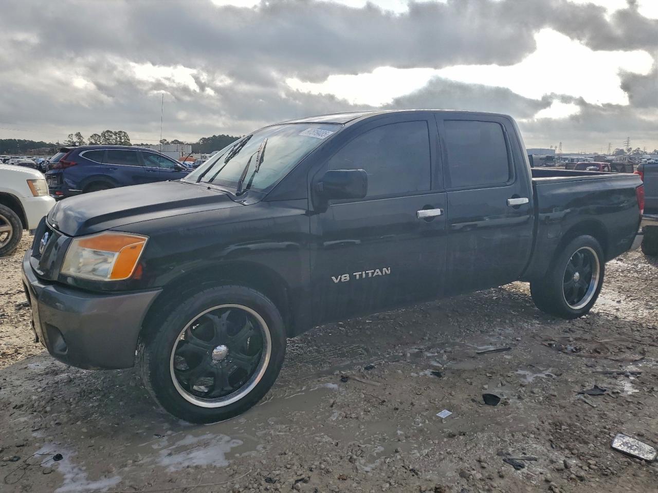 Nissan Titan Xe Image 1