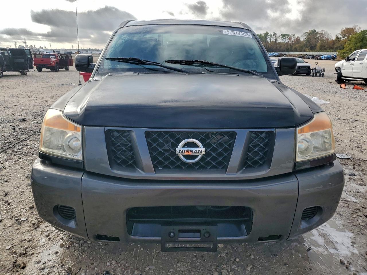 Nissan Titan Xe Image 12