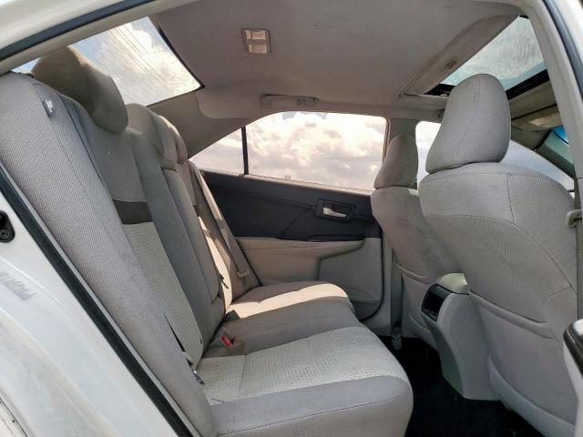 Toyota Camry L Image 10