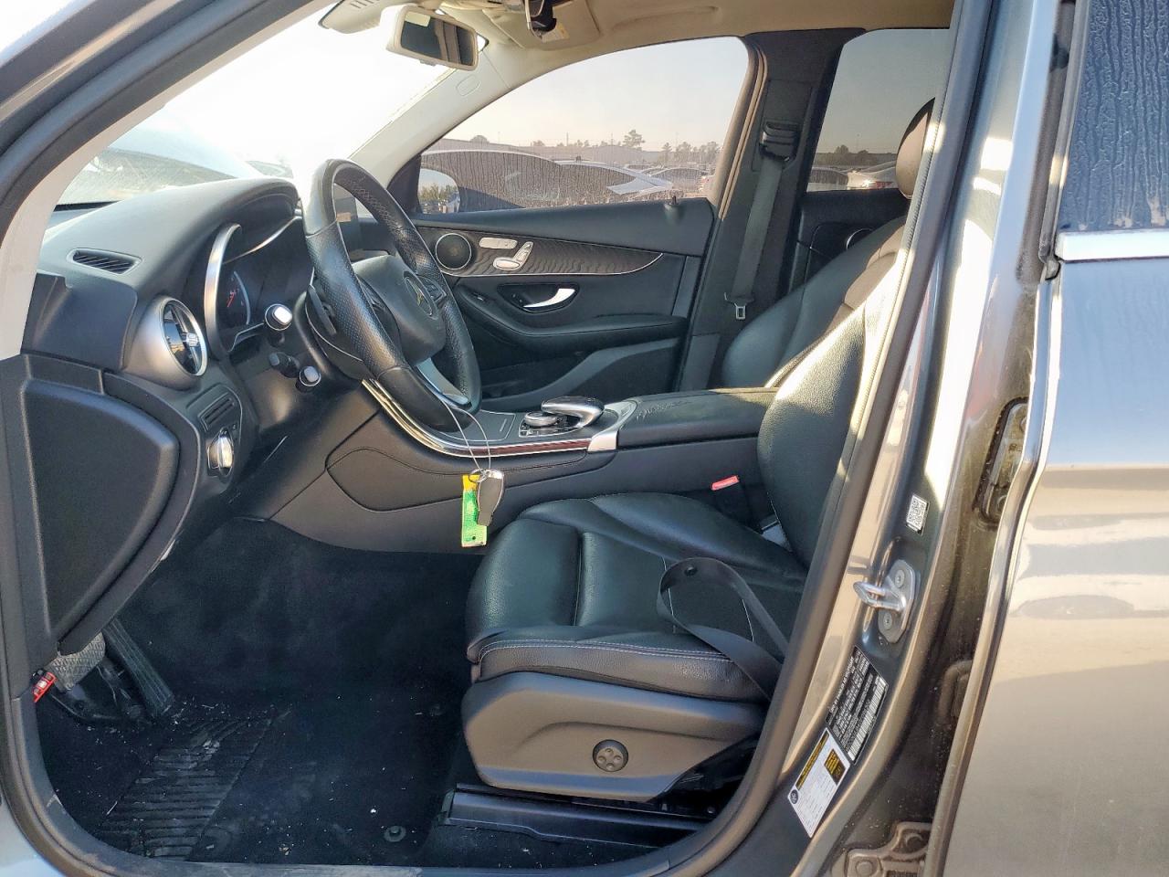 Mercedes-Benz GLC 300 Image 6