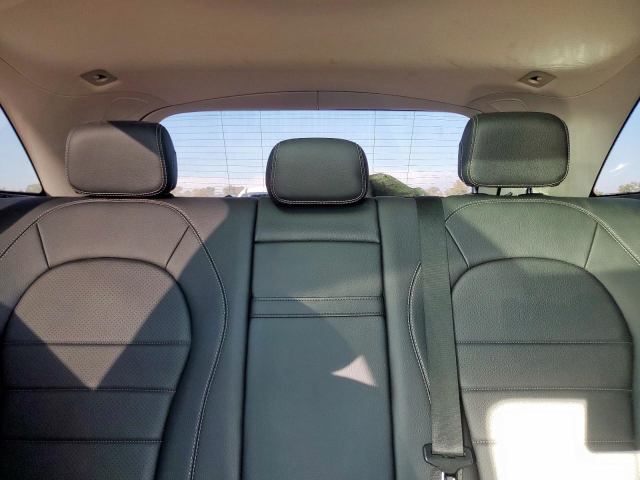 Mercedes-Benz GLC 300 Image 11