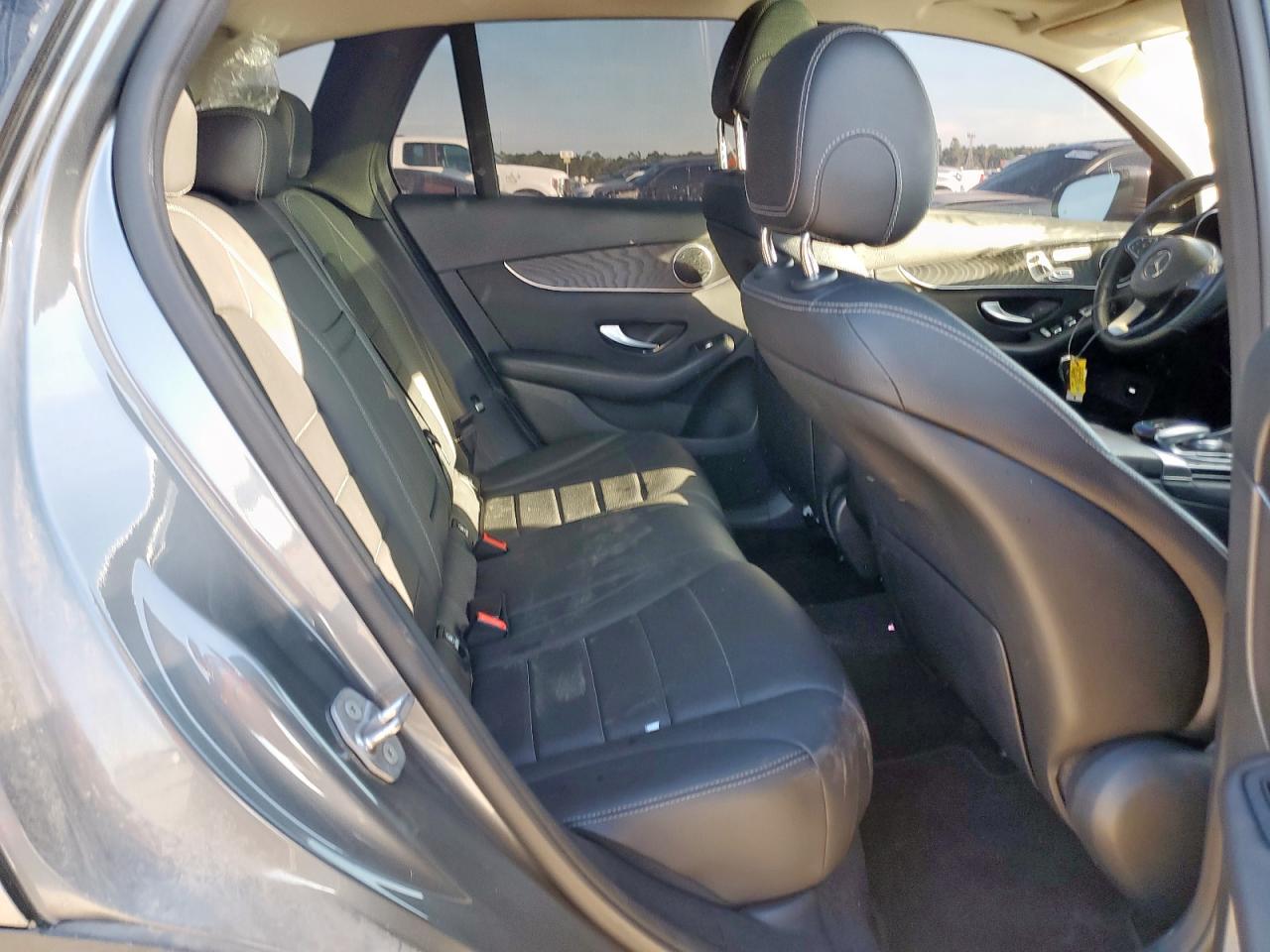 Mercedes-Benz GLC 300 Image 10