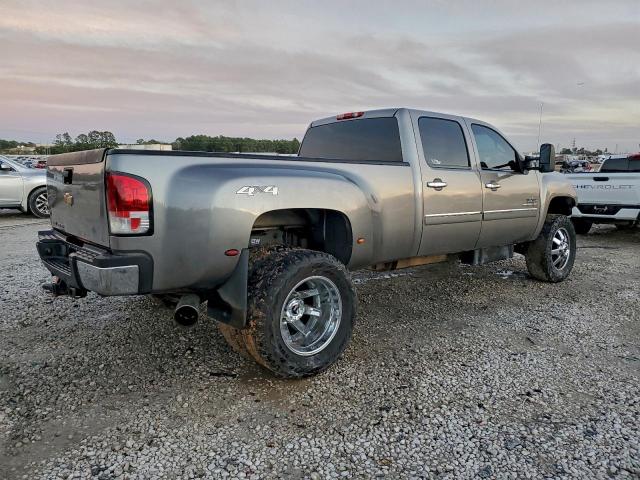 Chevrolet Silverado K3500 Lt Image 3