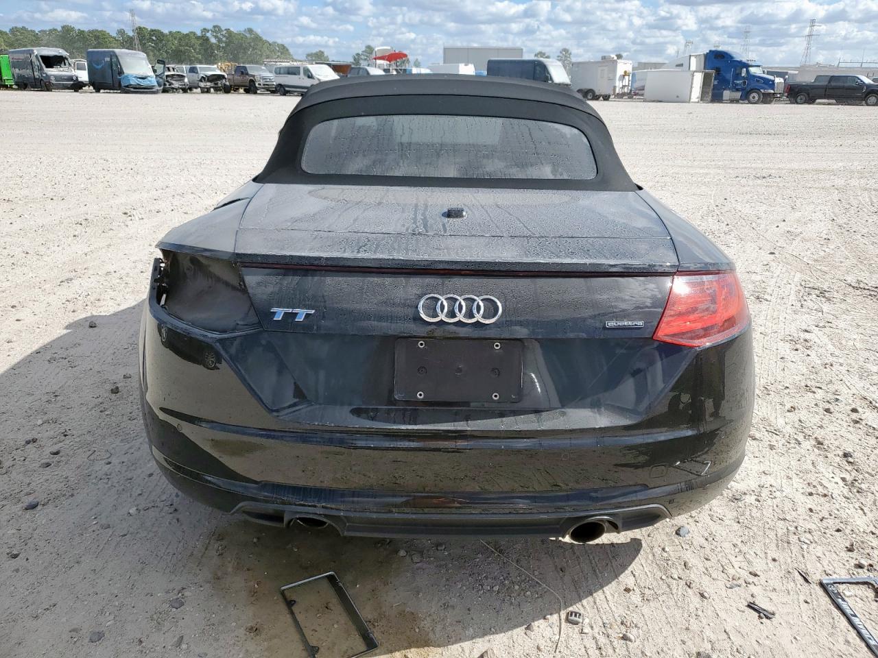 Audi TT Image 8