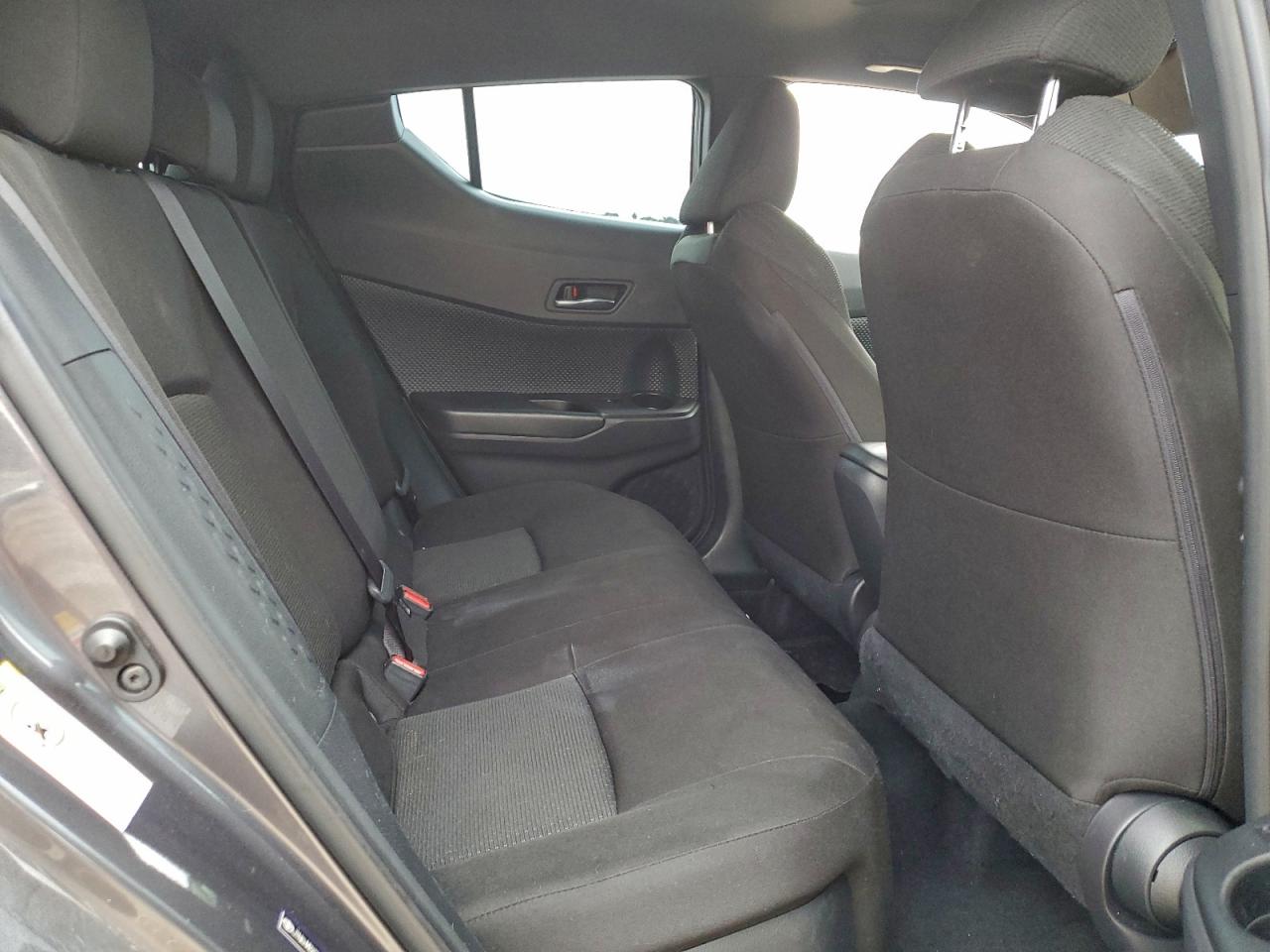 Toyota C-HR Xle Image 8