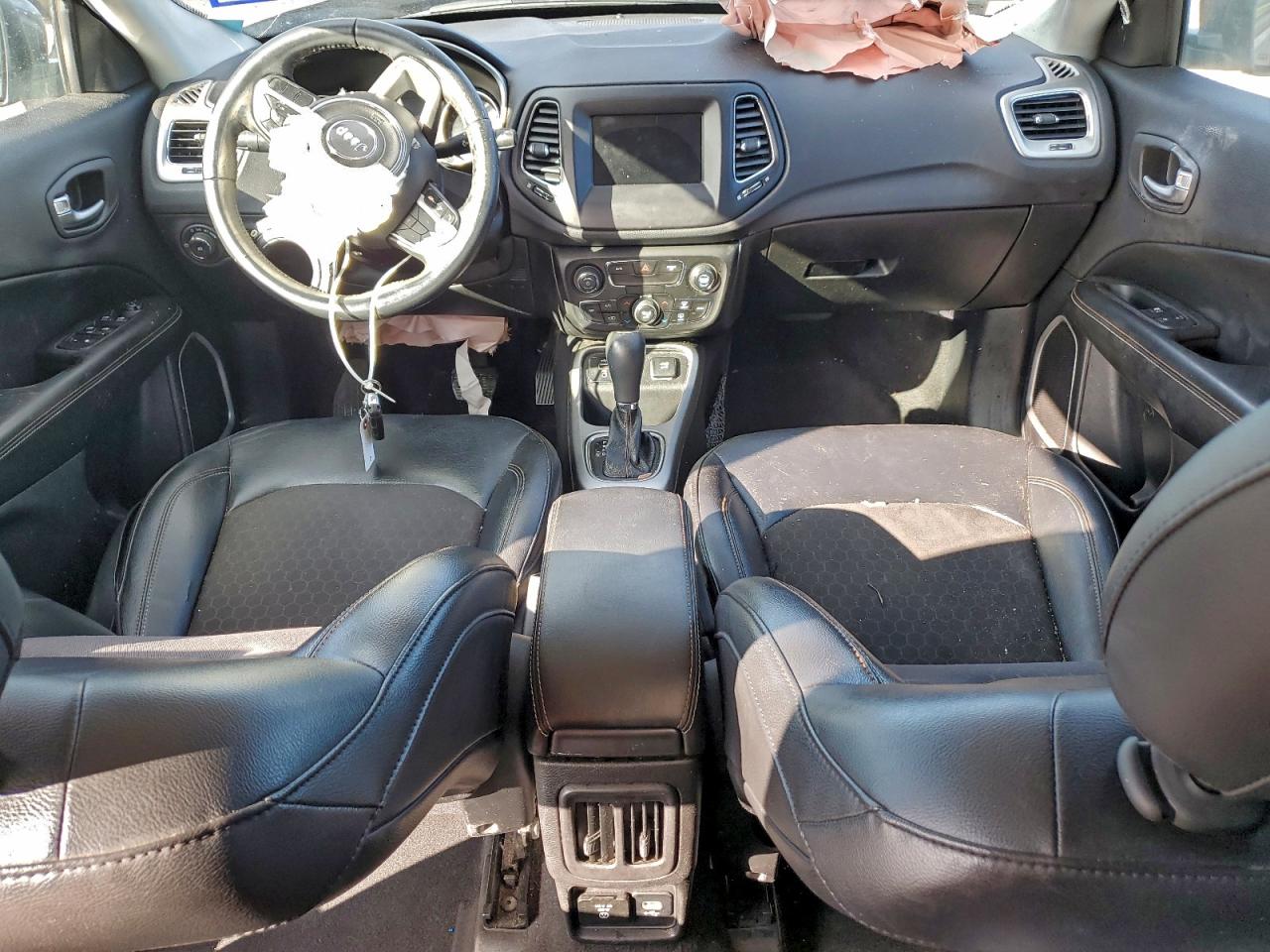 Jeep Compass Latitude Image 4