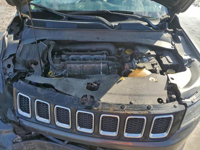 Jeep Compass Latitude Image 3