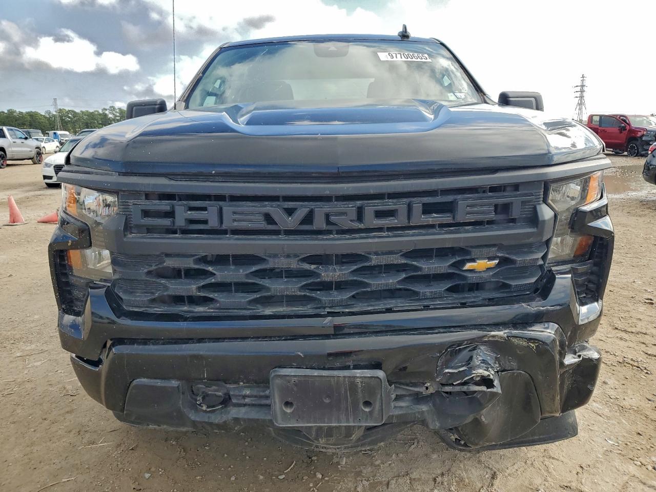 Chevrolet Silverado C1500 Custom Image 6