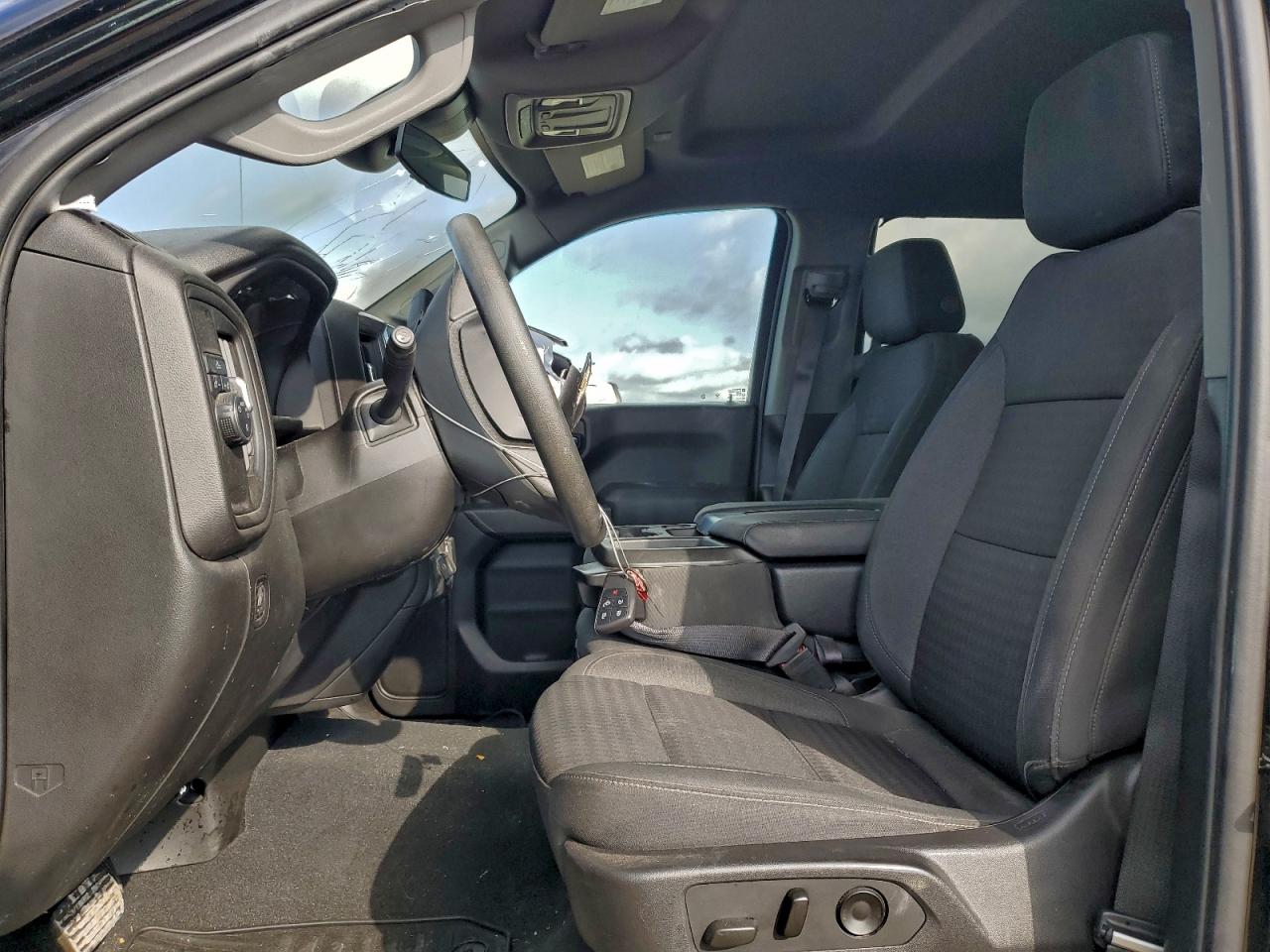 Chevrolet Silverado C1500 Custom Image 8