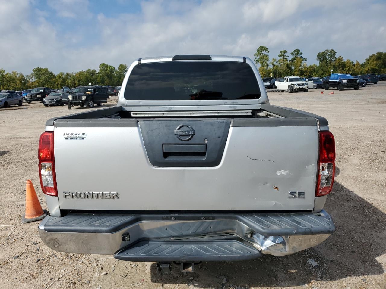 Nissan Frontier Crew Cab Se Image 4