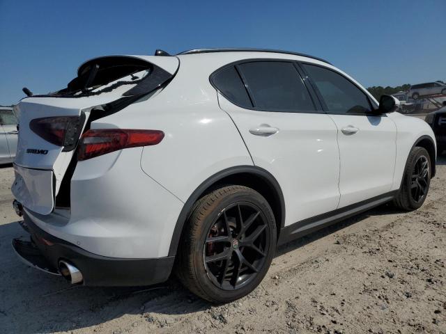 Alfa Romeo Stelvio Ti Image 3