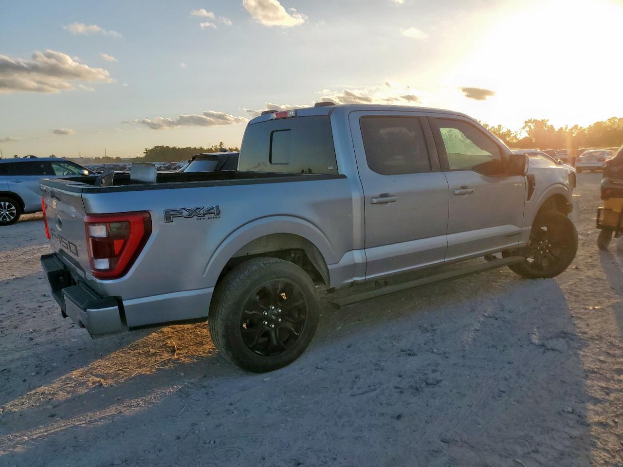 Ford F-150 Supercrew Image 12
