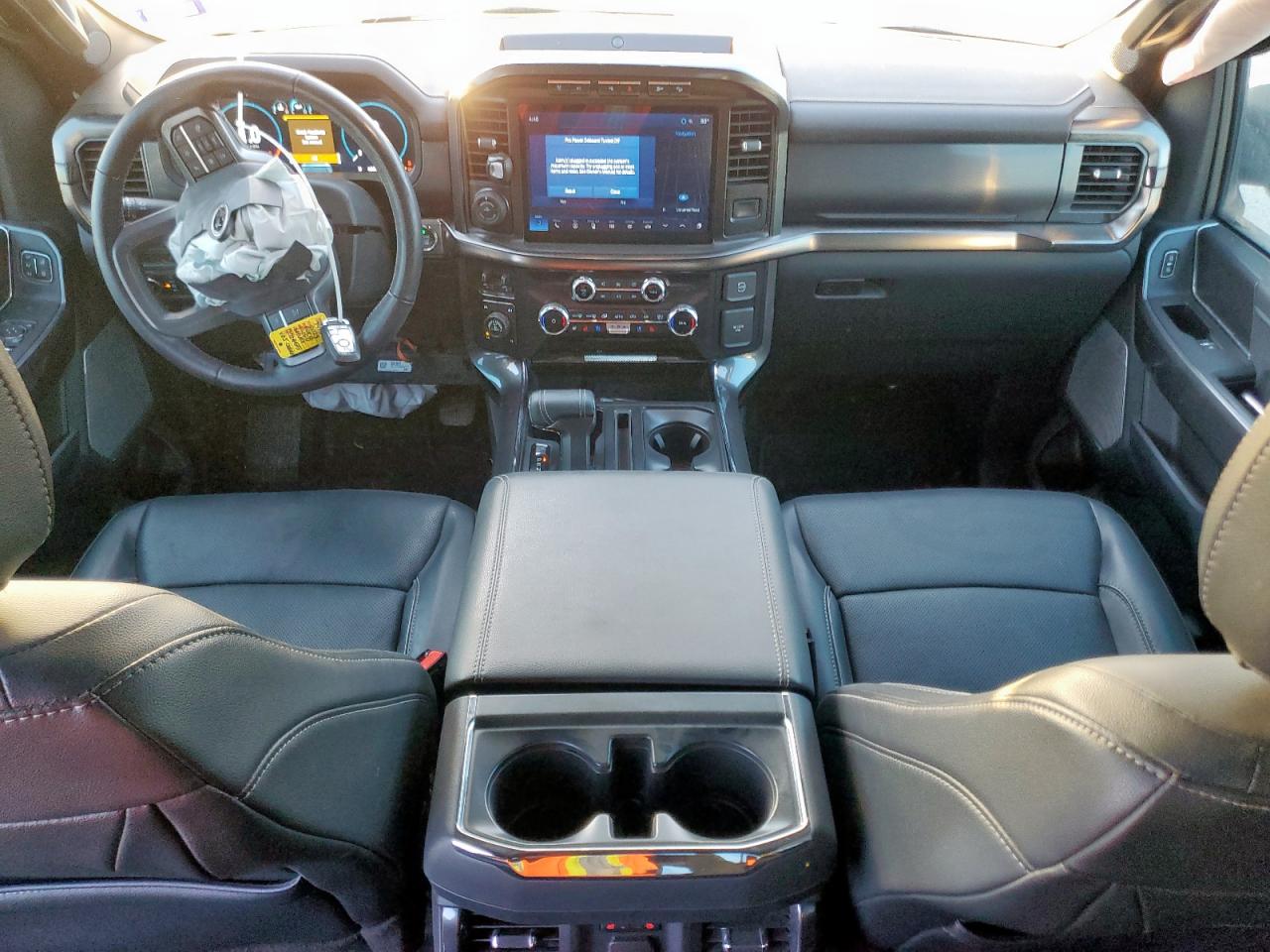 Ford F-150 Supercrew Image 11