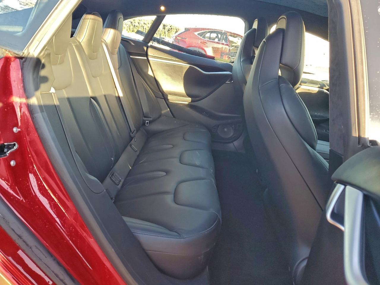 Tesla Model S Image 11