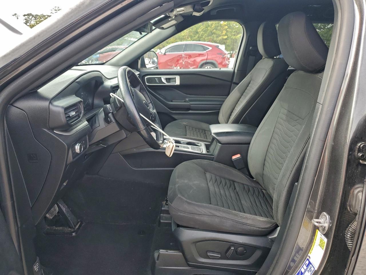 Ford Explorer Xlt Image 10