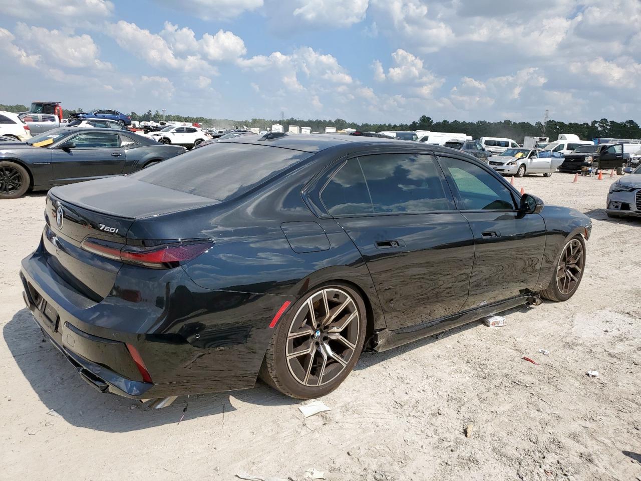 BMW 7 Series Xi Image 4