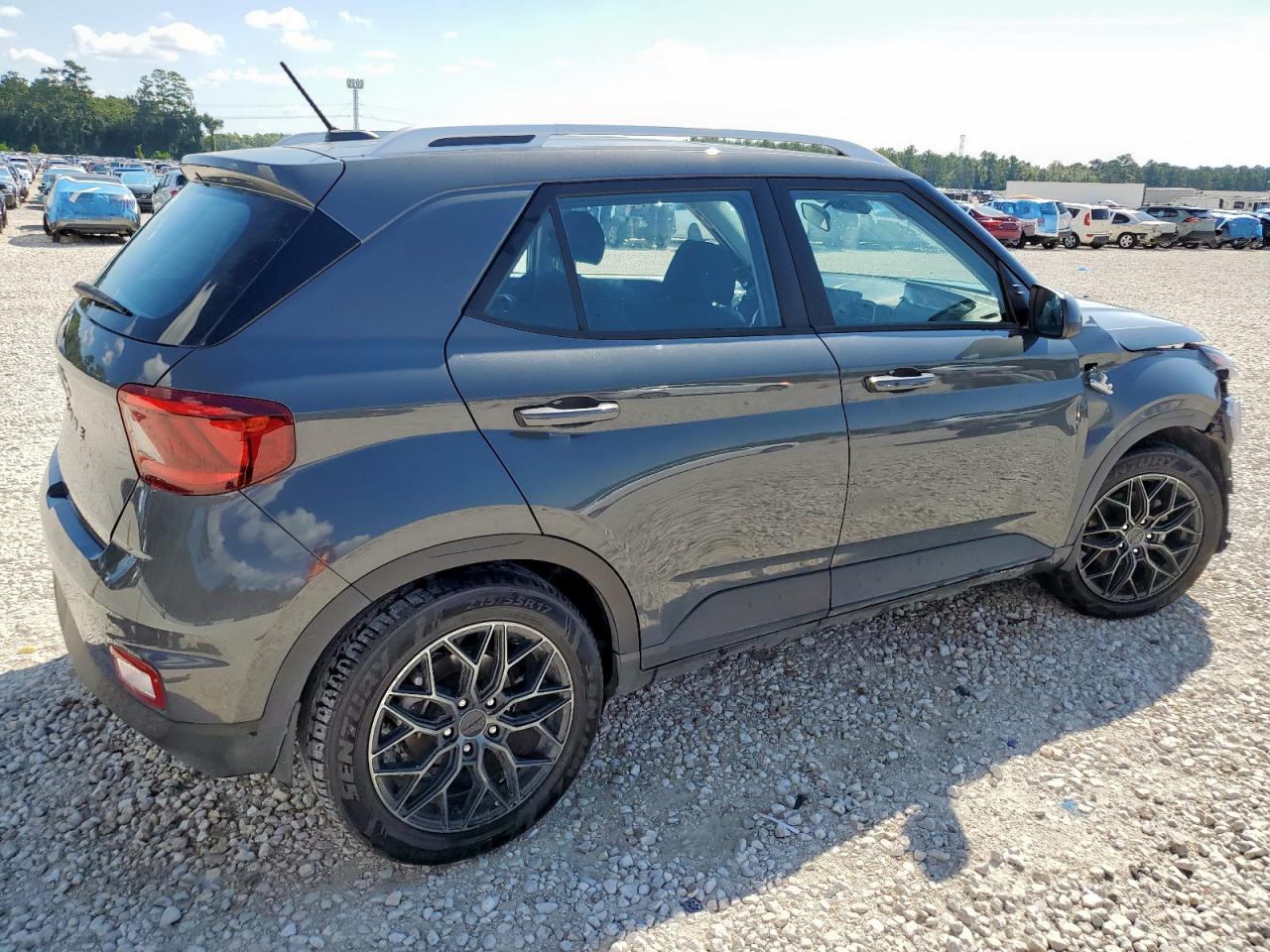 Hyundai VENUE Sel Image 4