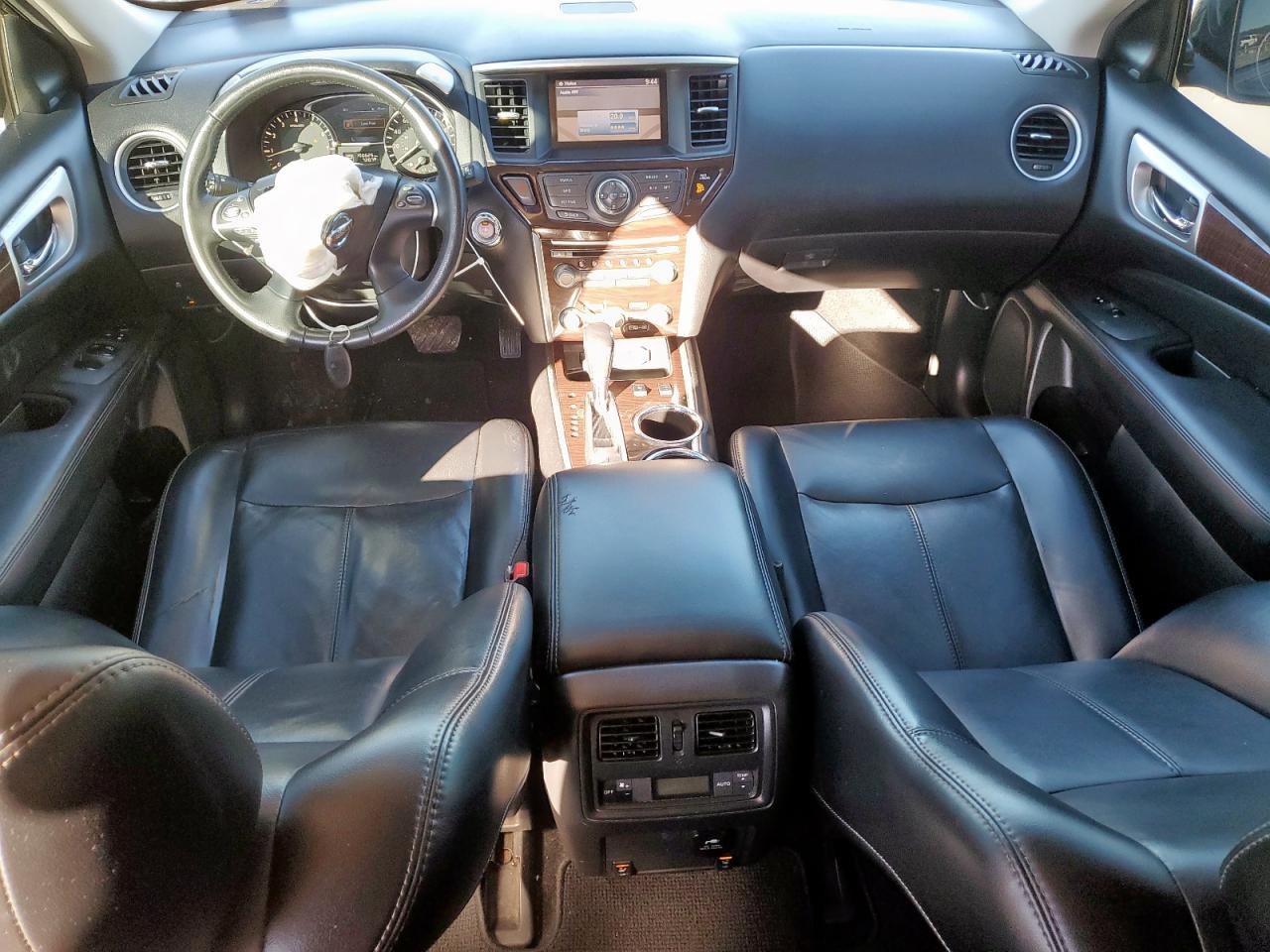 Nissan Pathfinder S Image 10