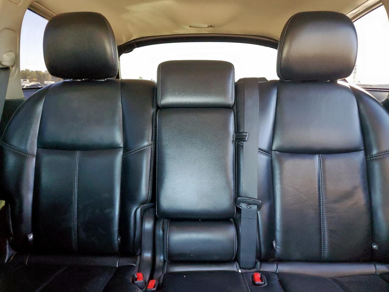 Nissan Pathfinder S Image 2