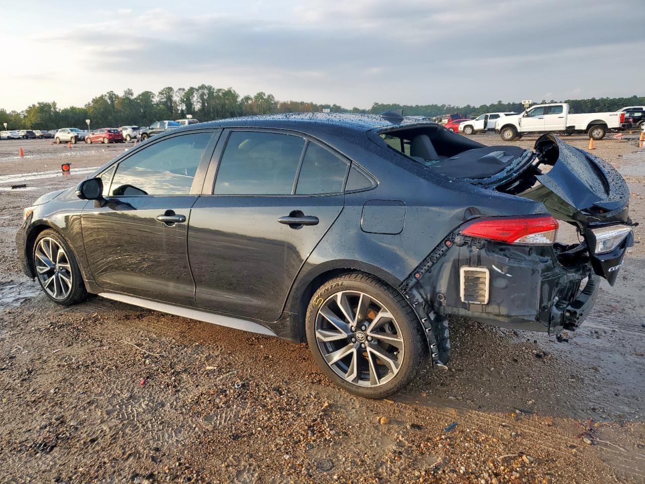 Toyota Corolla Se Image 4