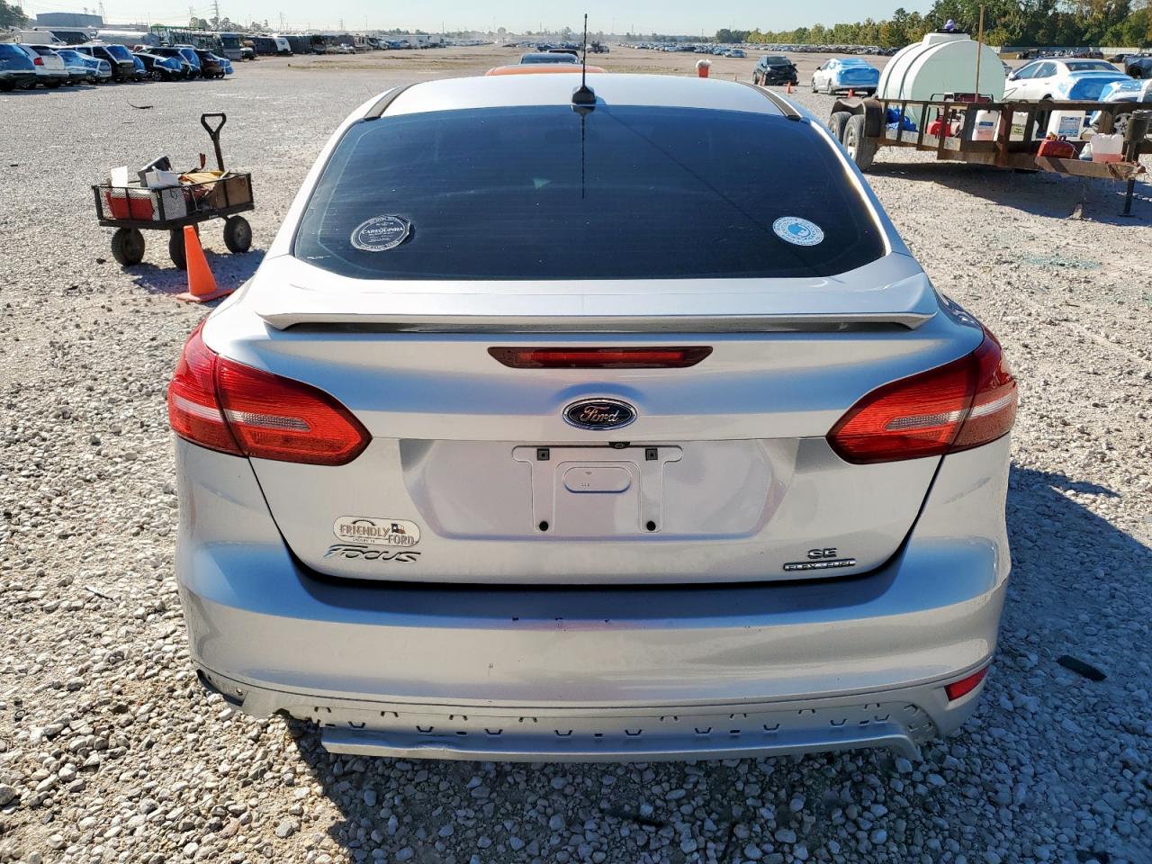 Ford Focus Se Image 6