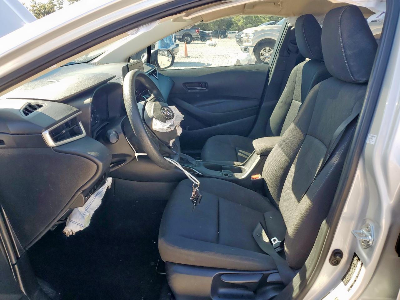 Toyota Corolla Le Image 8