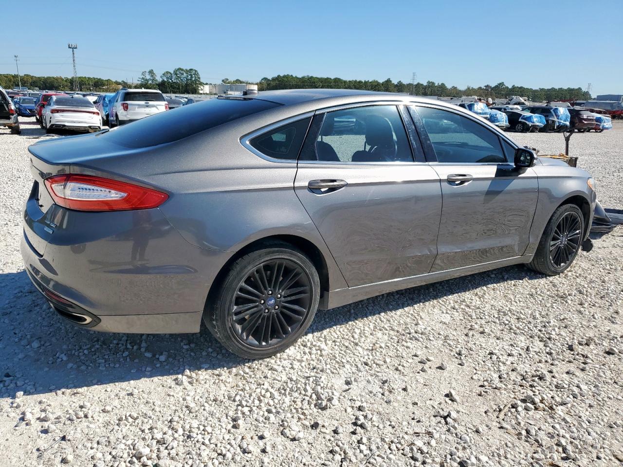 Ford Fusion Se Image 6
