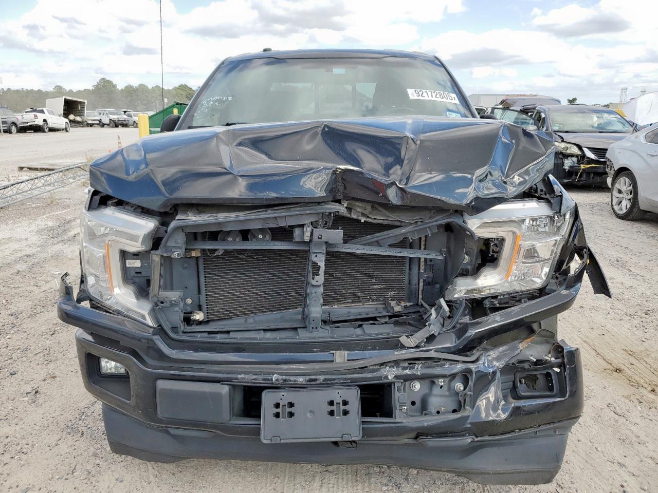 Ford F-150 Supercrew Image 11