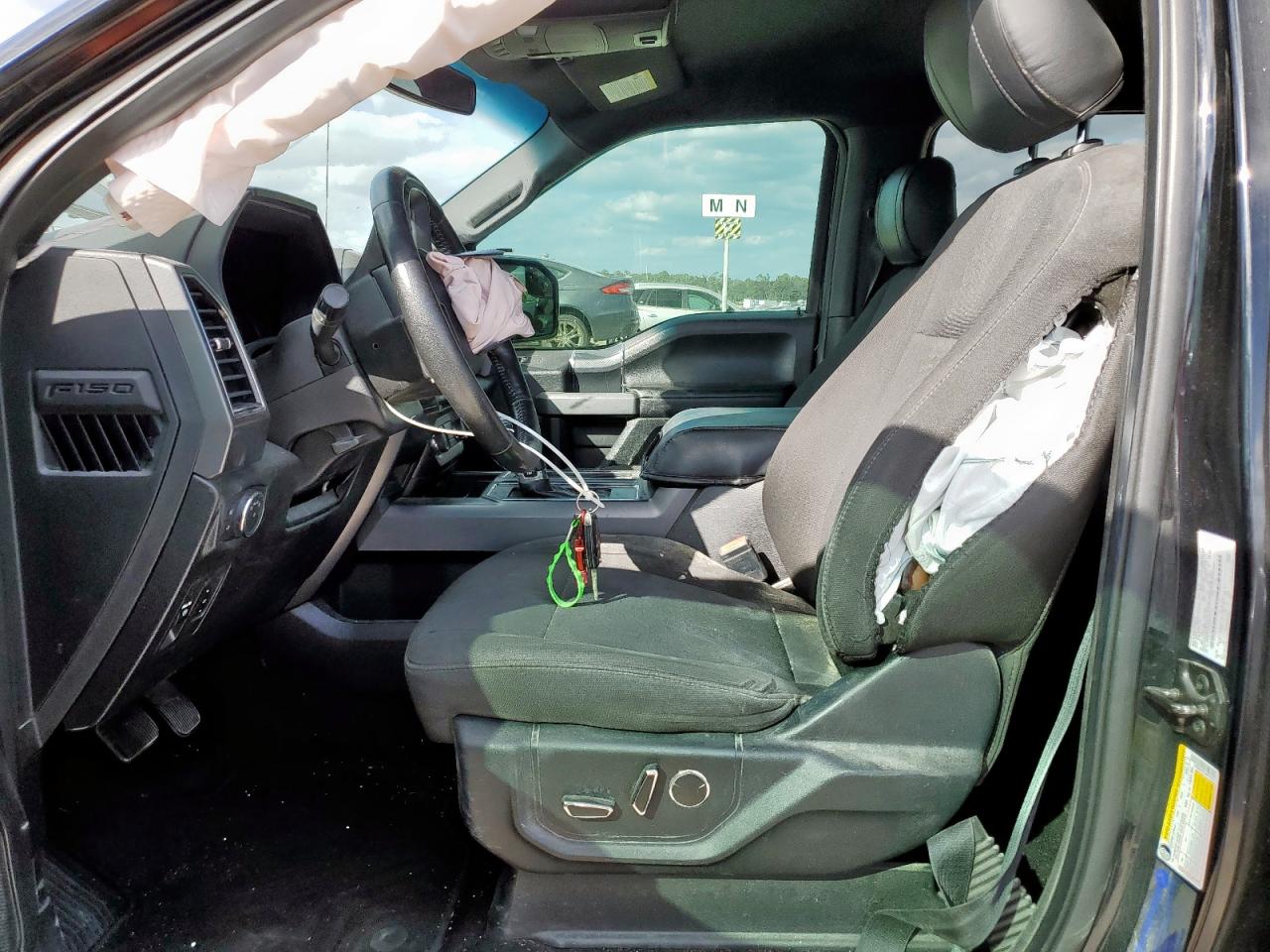 Ford F-150 Supercrew Image 6