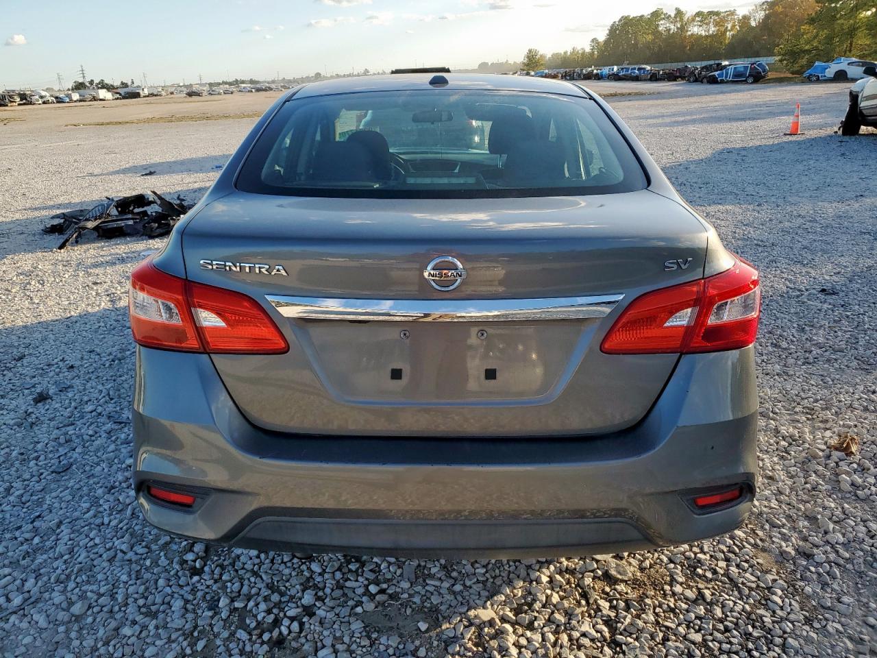 Nissan Sentra S Image 5