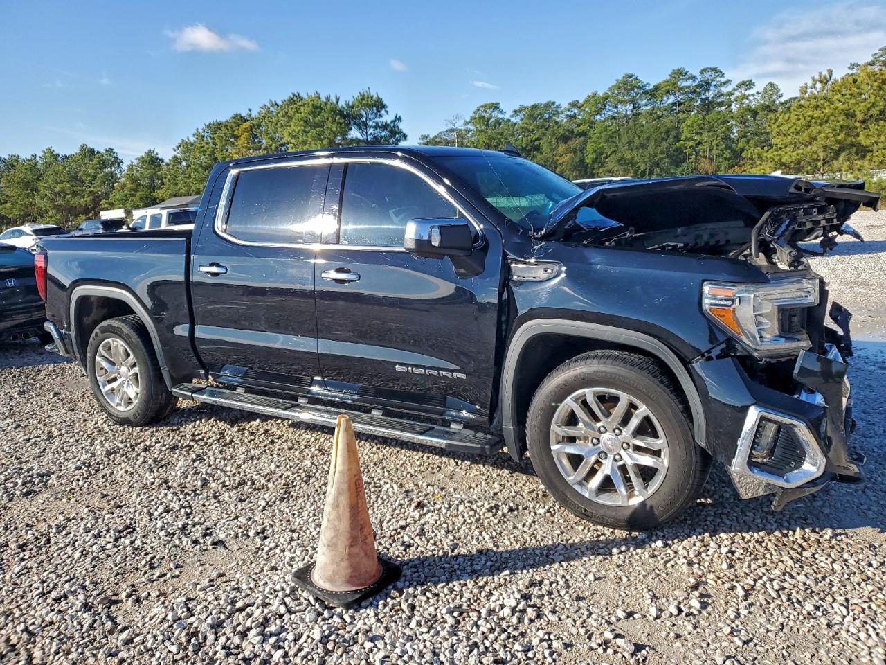 GMC Sierra C1500 Slt Image 3