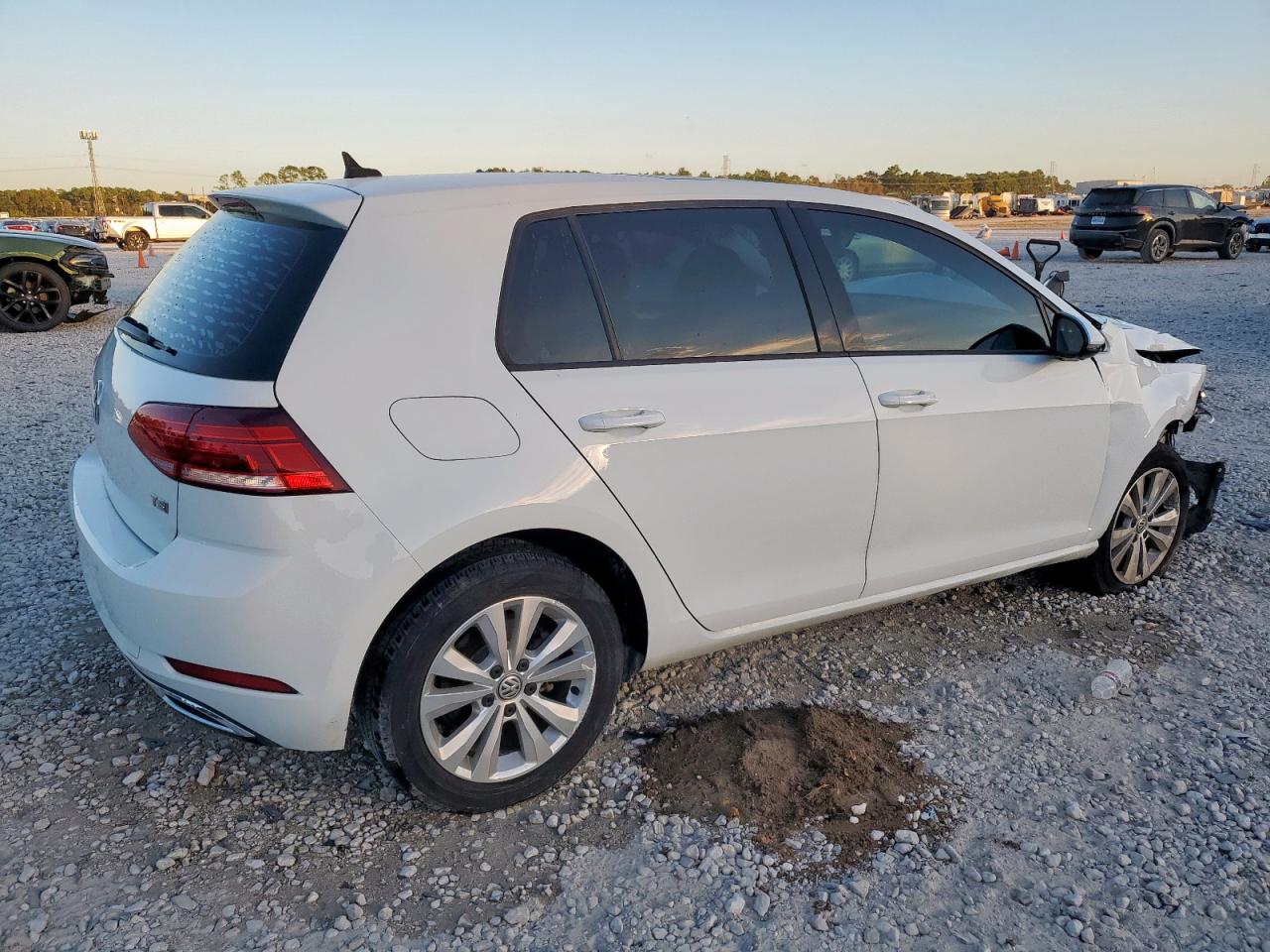 Volkswagen Golf S Image 3