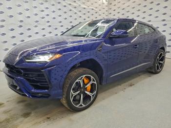  Salvage Lamborghini Urus