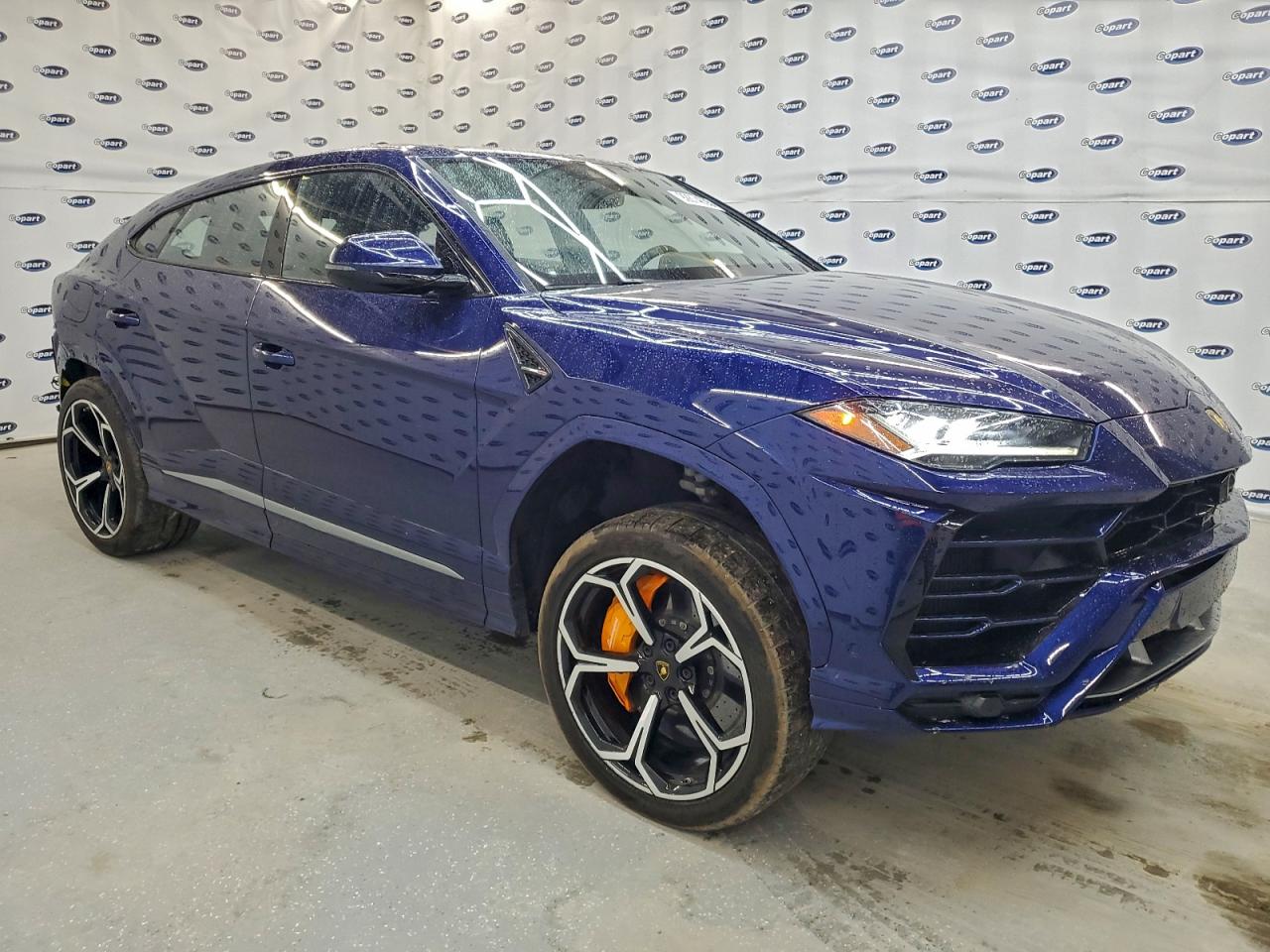 Lamborghini Urus Image 13