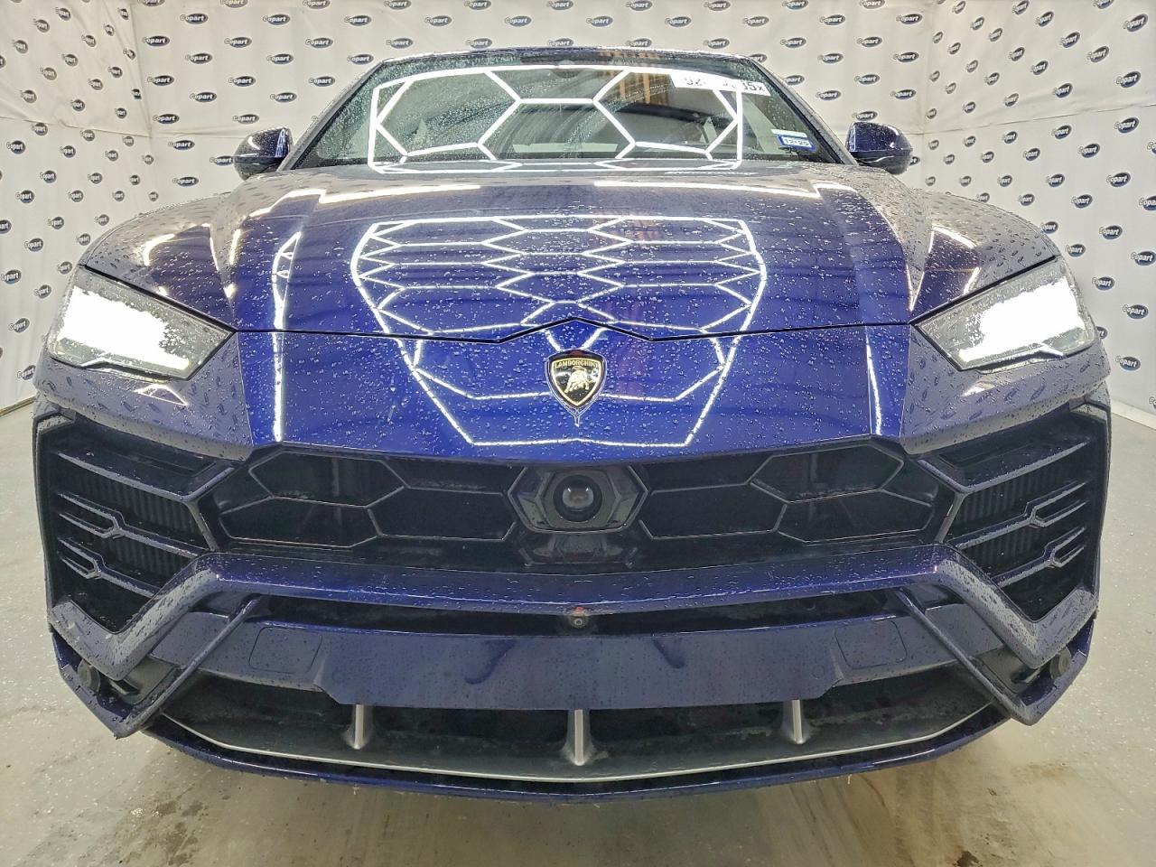 Lamborghini Urus Image 11