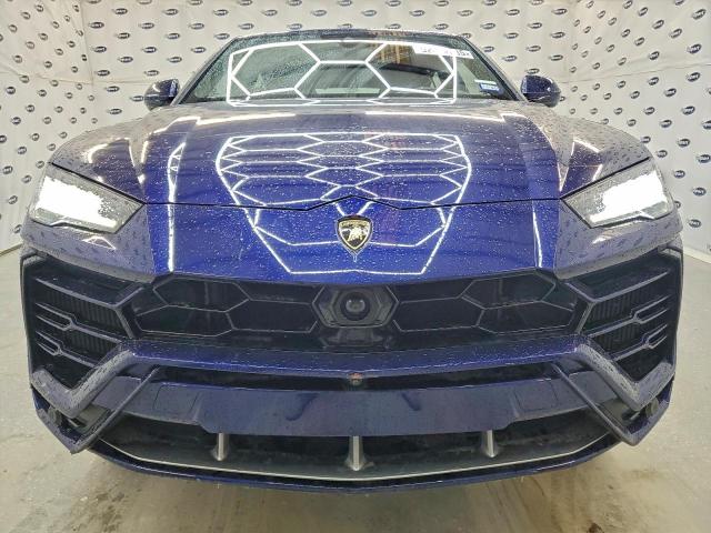 Lamborghini Urus Image 11