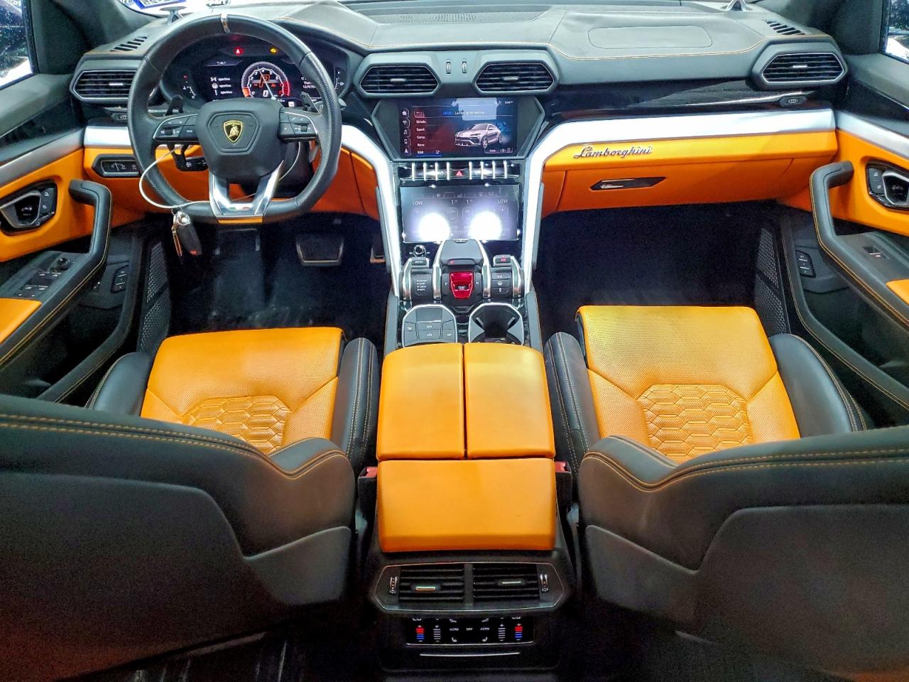 Lamborghini Urus Image 7