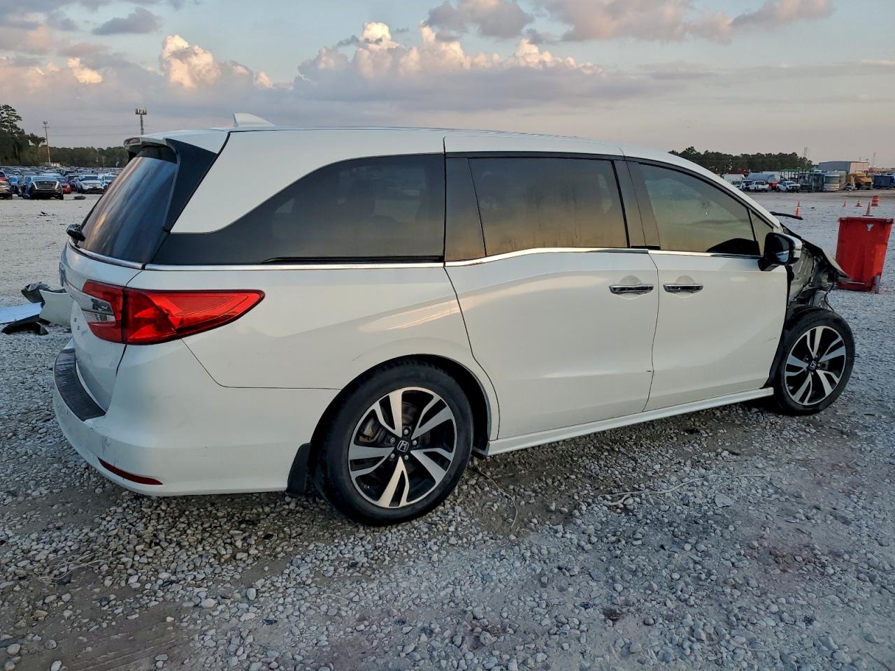 Honda Odyssey Elite Image 2