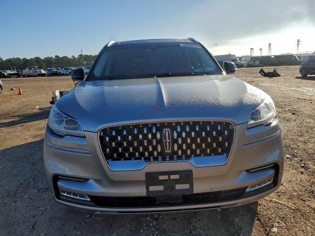 Lincoln Aviator Grand Touring Image 3