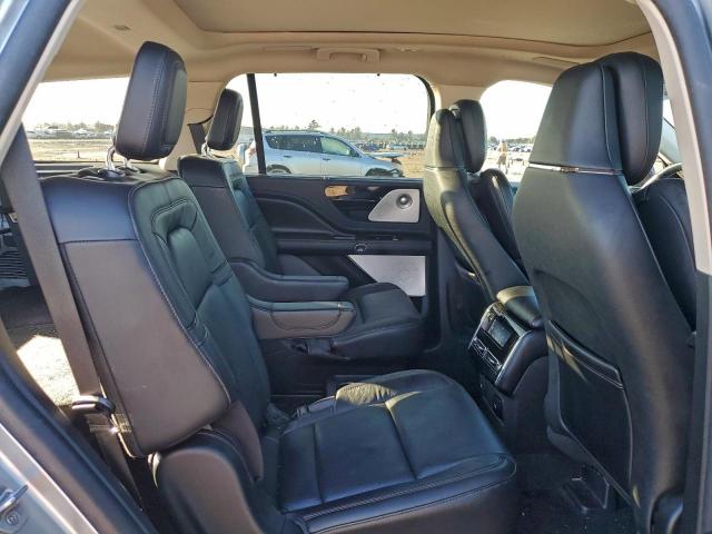 Lincoln Aviator Grand Touring Image 8