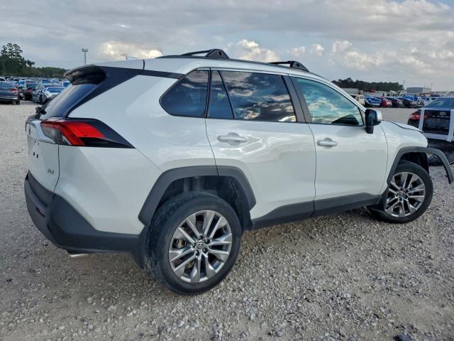 Toyota RAV4 Xle Premium Image 11
