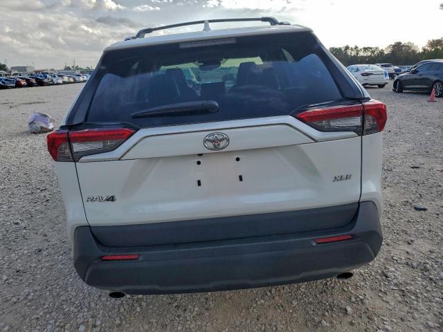 Toyota RAV4 Xle Premium Image 2