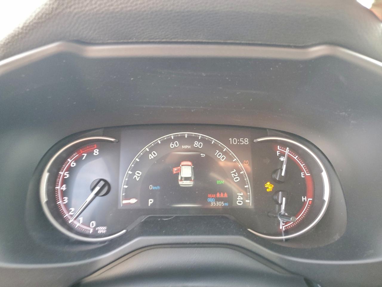 Toyota RAV4 Xle Premium Image 9